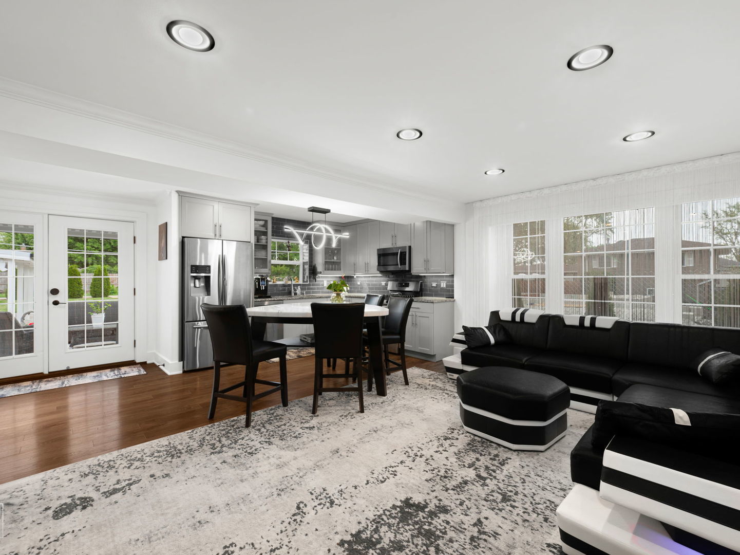 7225 Poplar Lane