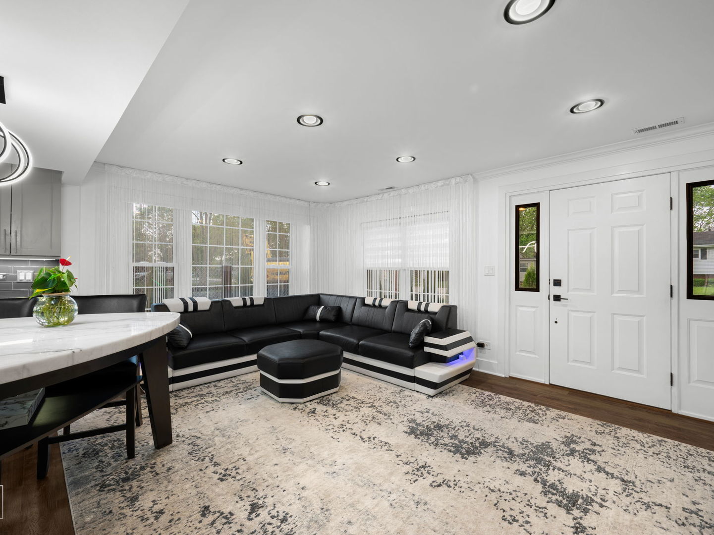 7225 Poplar Lane