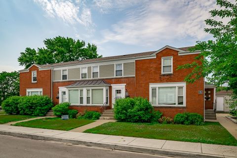 5641 W Carmen Avenue Chicago IL 60630