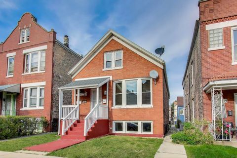 Tiny photo for 4039 S Montgomery Avenue, Chicago, IL 60632 (MLS # 12487403)