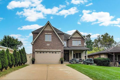 Photo of 554 W Crockett Avenue, Elmhurst, IL 60126 (MLS # 12455926)
