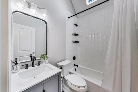 Tiny photo for 554 W Crockett Avenue, Elmhurst, IL 60126 (MLS # 12455926)