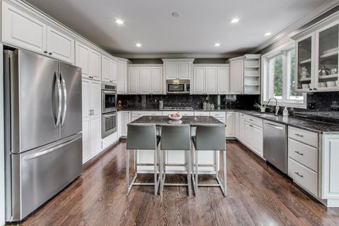 Tiny photo for 554 W Crockett Avenue, Elmhurst, IL 60126 (MLS # 12455926)