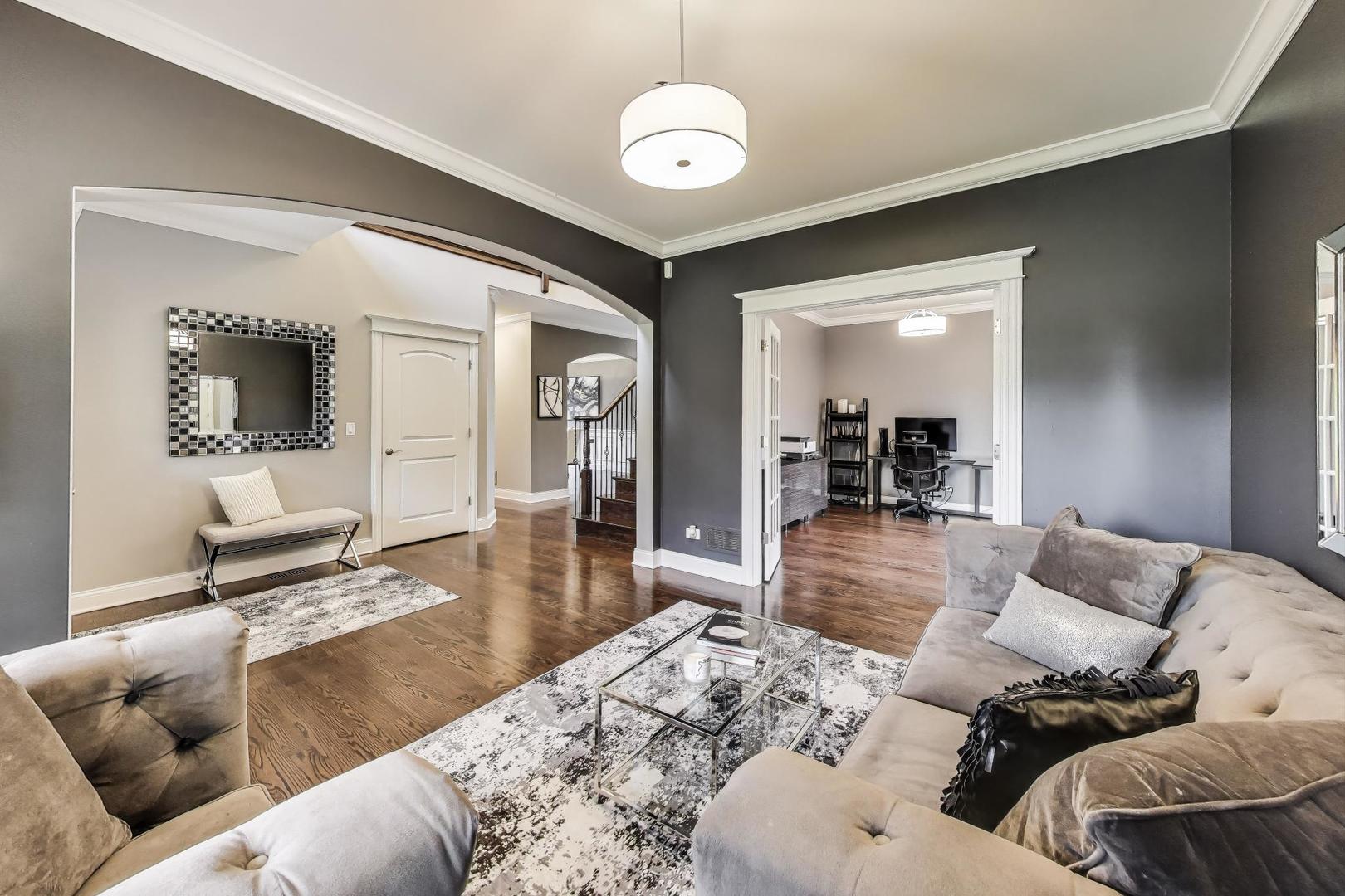 554 W Crockett Avenue