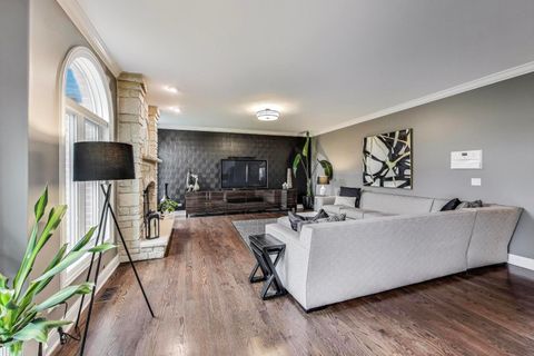 Tiny photo for 554 W Crockett Avenue, Elmhurst, IL 60126 (MLS # 12455926)