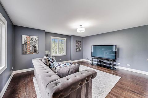 Tiny photo for 554 W Crockett Avenue, Elmhurst, IL 60126 (MLS # 12455926)