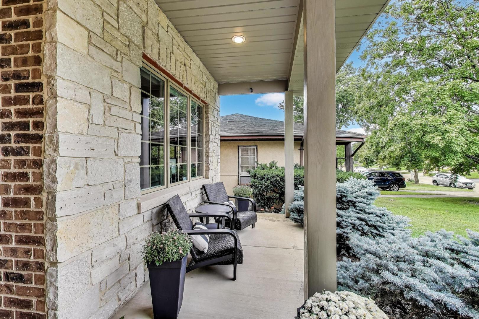 554 W Crockett Avenue