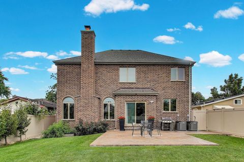 Tiny photo for 554 W Crockett Avenue, Elmhurst, IL 60126 (MLS # 12455926)