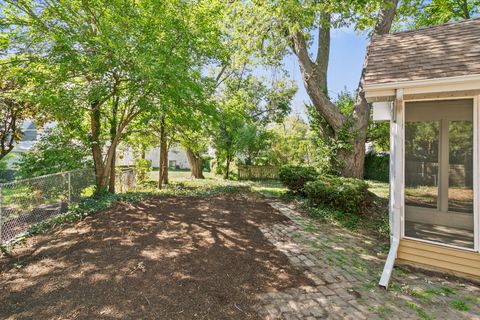 Tiny photo for 531 W Winchester Road, Chicago Heights, IL 60411 (MLS # 12463501)
