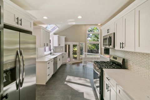 Tiny photo for 531 W Winchester Road, Chicago Heights, IL 60411 (MLS # 12463501)