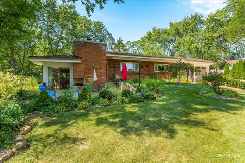 Photo of 1002 Bruce Drive, Elgin, IL 60120 (MLS # 12537768)