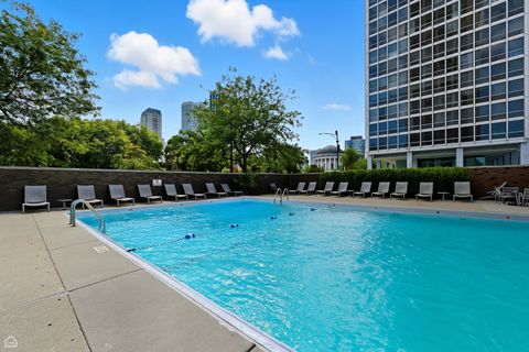 Tiny photo for 2800 N Lake Shore Drive #305, Chicago, IL 60657 (MLS # 12507814)