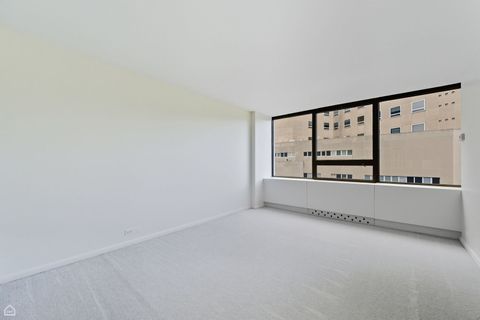 Tiny photo for 2800 N Lake Shore Drive #305, Chicago, IL 60657 (MLS # 12507814)