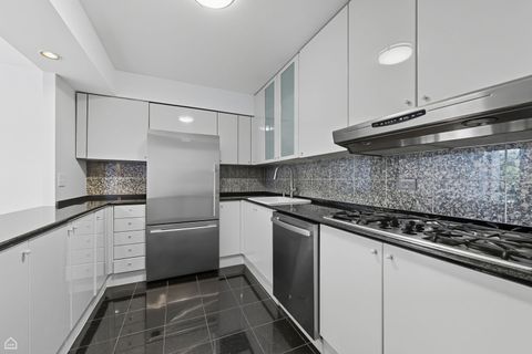 Tiny photo for 2800 N Lake Shore Drive #305, Chicago, IL 60657 (MLS # 12507814)