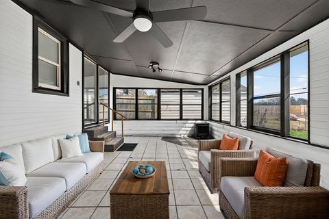 Tiny photo for 711 Renrose Avenue, Loves Park, IL 61111 (MLS # 12600676)