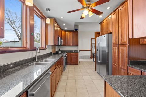 Tiny photo for 622 N Ridgeland Avenue, Oak Park, IL 60302 (MLS # 12652249)