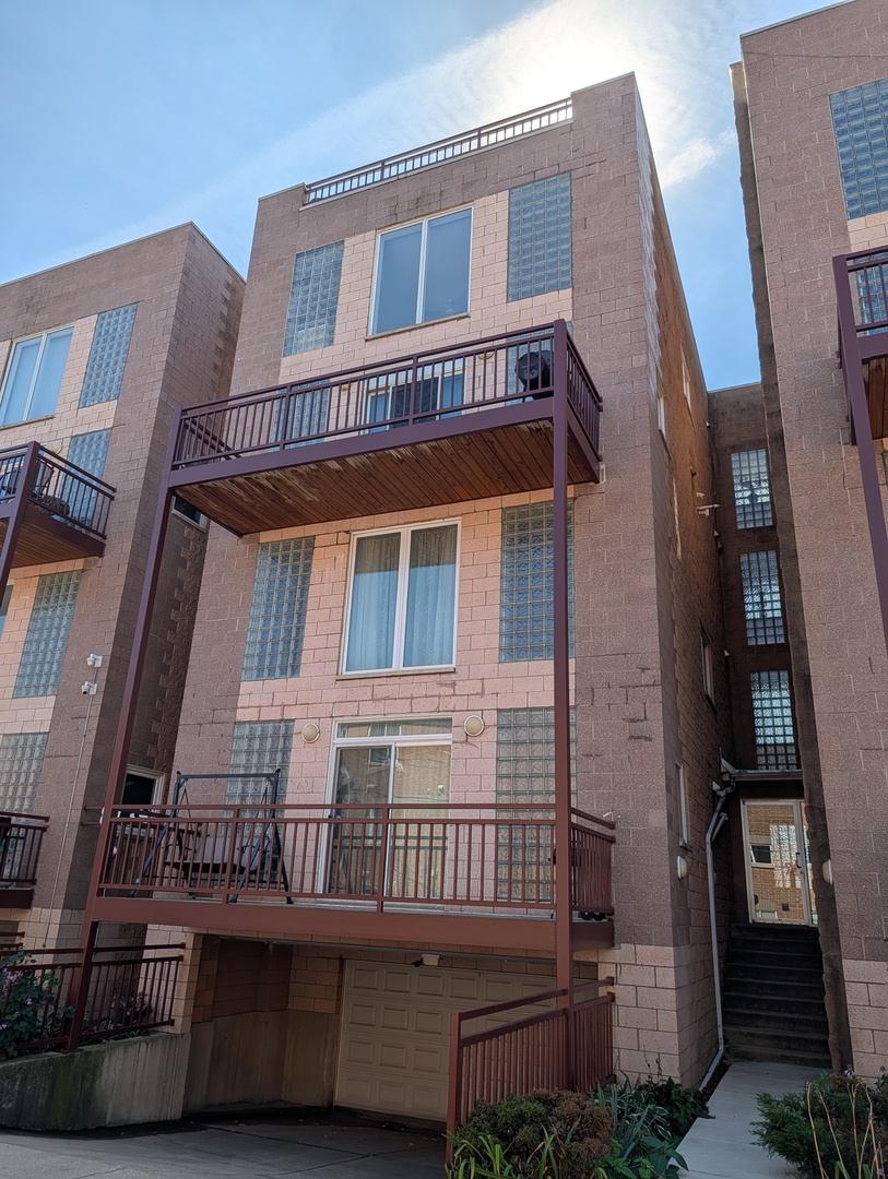 8735 W CATHERINE Avenue 8