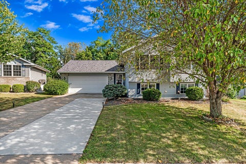 Photo of 338 44TH Avenue, East Moline, IL 61244 (MLS # 12772091)
