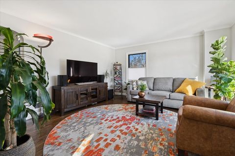 Tiny photo for 2338 Buckingham Avenue, Westchester, IL 60154 (MLS # 12552390)