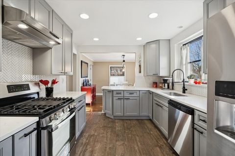 Tiny photo for 2338 Buckingham Avenue, Westchester, IL 60154 (MLS # 12552390)