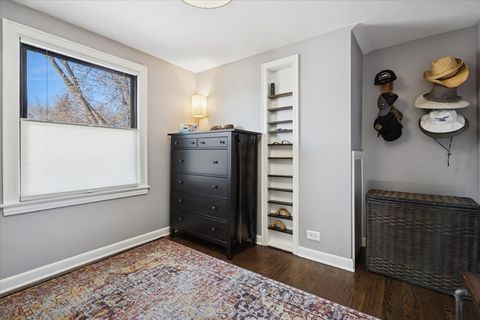 Tiny photo for 2338 Buckingham Avenue, Westchester, IL 60154 (MLS # 12552390)