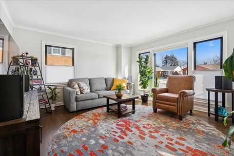 Tiny photo for 2338 Buckingham Avenue, Westchester, IL 60154 (MLS # 12552390)