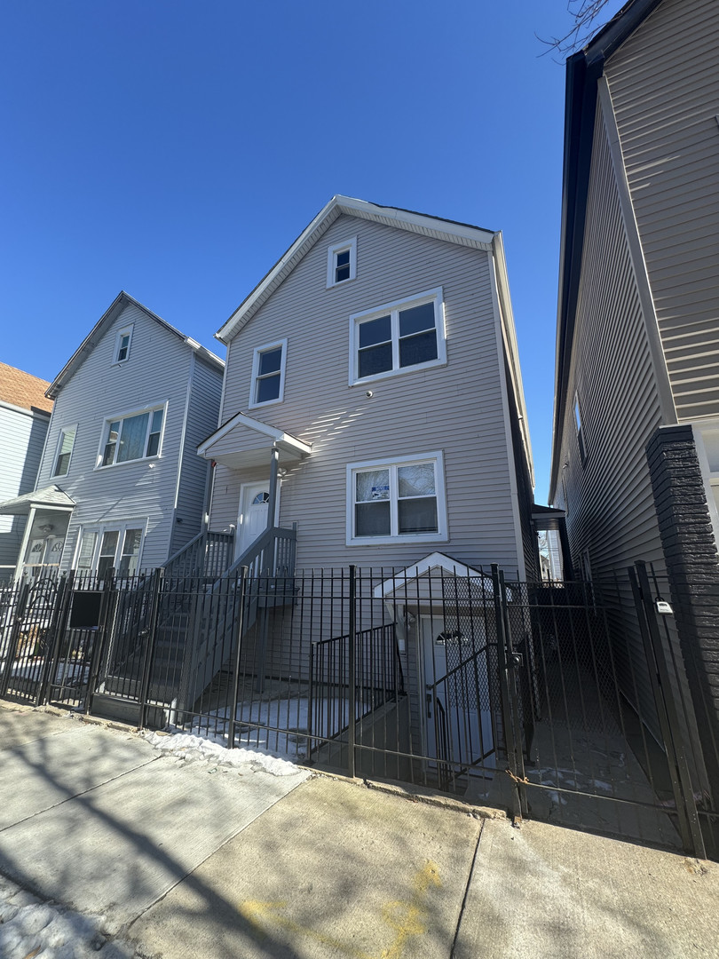 4521 S Hermitage Avenue