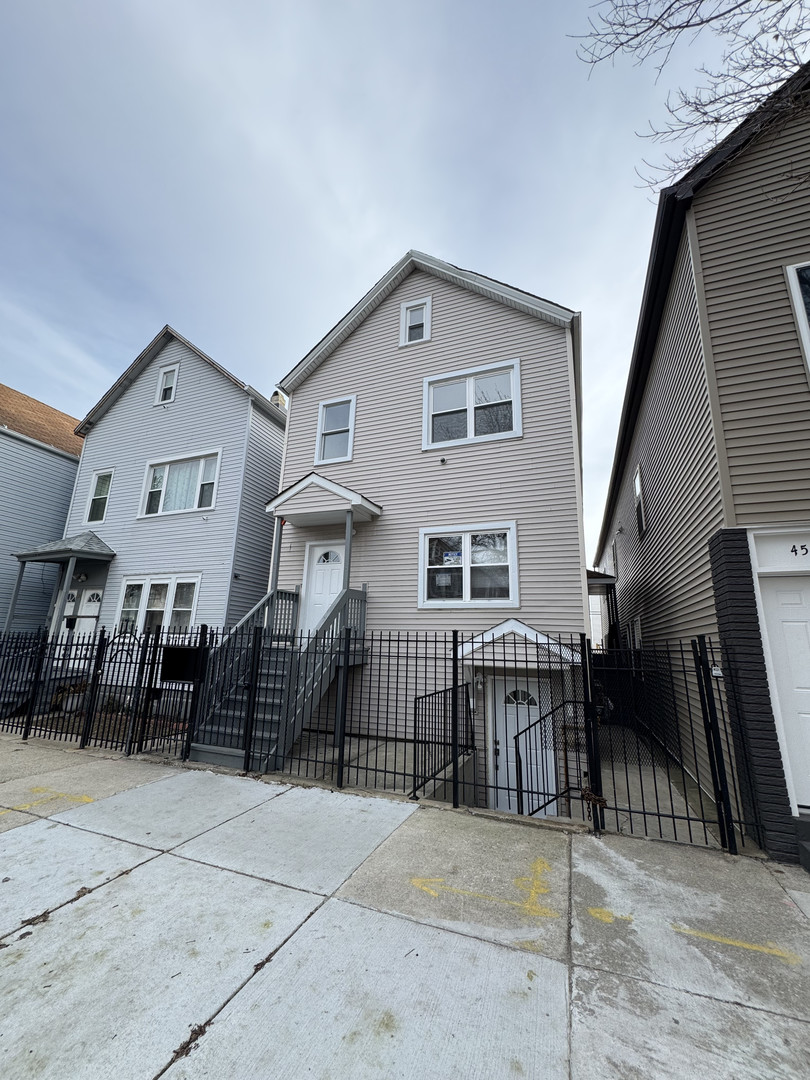 4521 S Hermitage Avenue