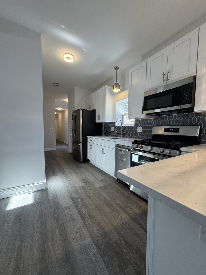 4521 S Hermitage Avenue