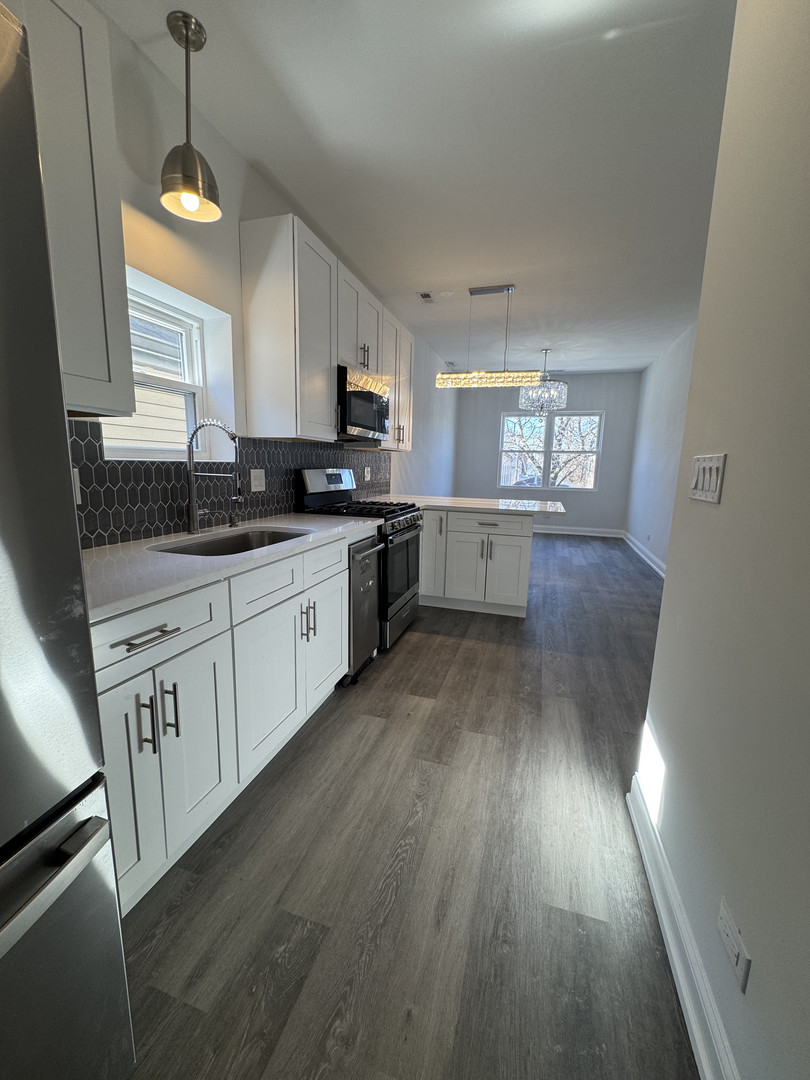 4521 S Hermitage Avenue