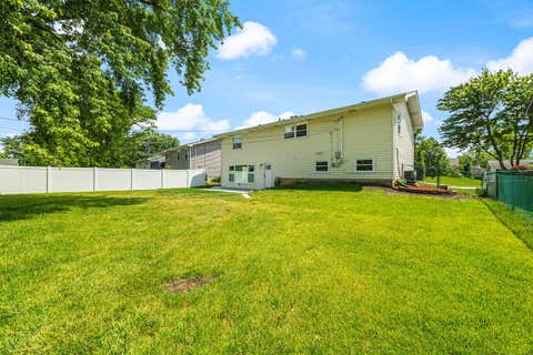 Tiny photo for 1030 Cobble Hill Court, Hoffman Estates, IL 60169 (MLS # 12671919)