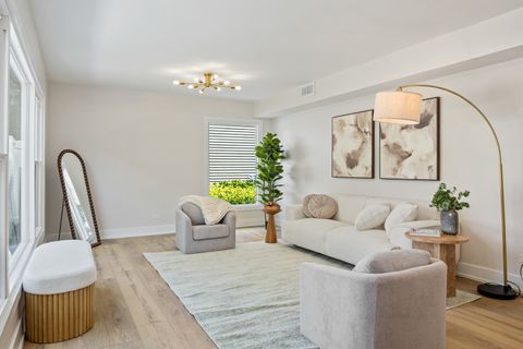 Tiny photo for 1030 Cobble Hill Court, Hoffman Estates, IL 60169 (MLS # 12671919)