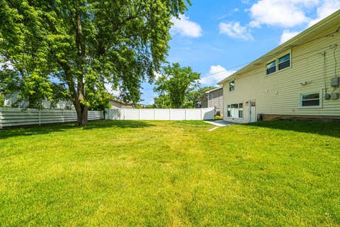Tiny photo for 1030 Cobble Hill Court, Hoffman Estates, IL 60169 (MLS # 12671919)