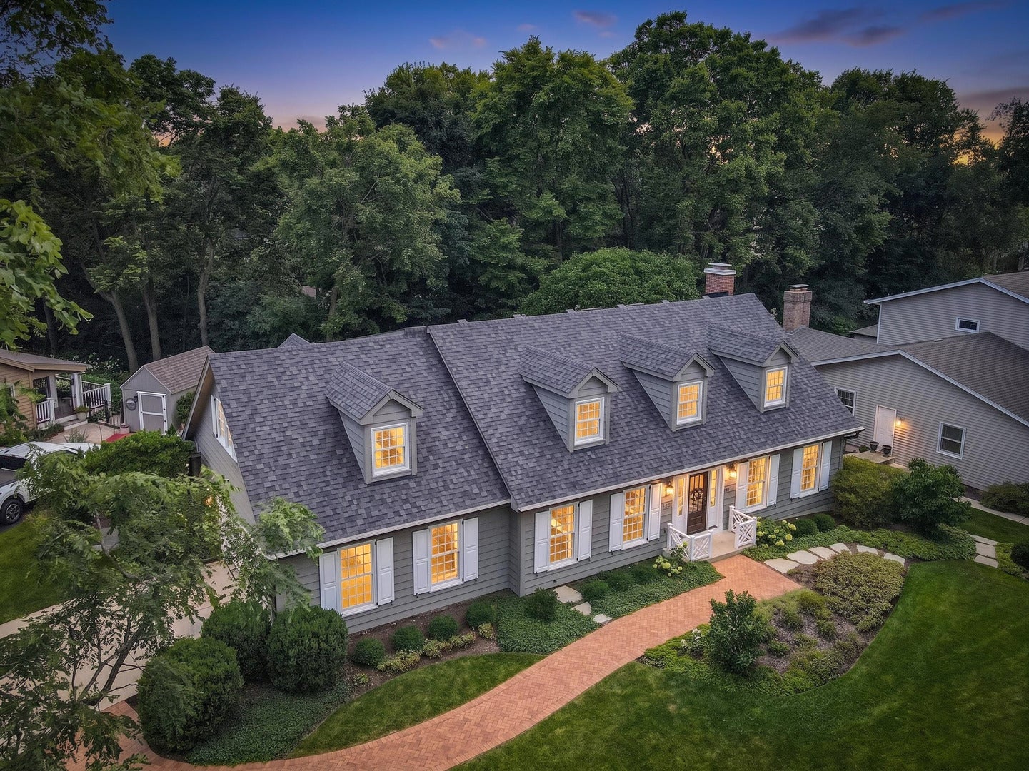 991 Huntleigh Drive