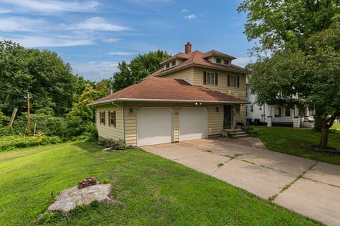 Tiny photo for 1105 11th Avenue, Moline, IL 61265 (MLS # 12717108)