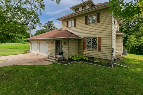 Photo of 1105 11th Avenue, Moline, IL 61265 (MLS # 12717108)