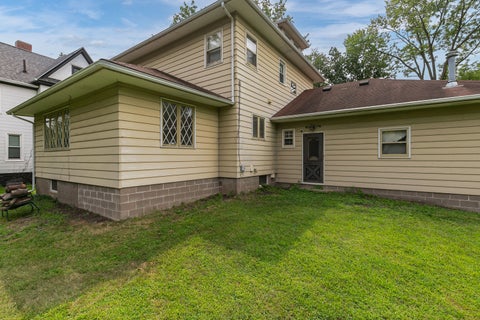 Tiny photo for 1105 11th Avenue, Moline, IL 61265 (MLS # 12717108)