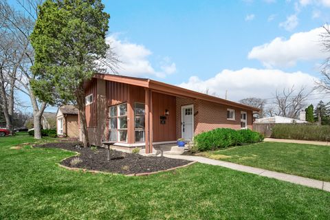 Photo of 300 Voltz Road, Northbrook, IL 60062 (MLS # 12608368)