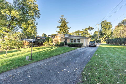 Photo of 200 Sunset Drive, Wilmette, IL 60091 (MLS # 12790340)