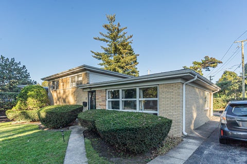 Tiny photo for 200 Sunset Drive, Wilmette, IL 60091 (MLS # 12790340)
