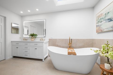 Tiny photo for 304 Surrey Lane, Lincolnshire, IL 60045 (MLS # 12532444)