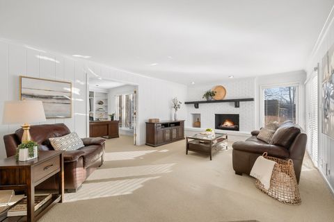 Tiny photo for 304 Surrey Lane, Lincolnshire, IL 60045 (MLS # 12532444)