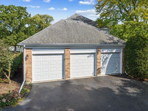 Tiny photo for 304 Surrey Lane, Lincolnshire, IL 60045 (MLS # 12532444)