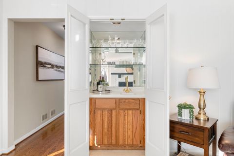 Tiny photo for 304 Surrey Lane, Lincolnshire, IL 60045 (MLS # 12532444)