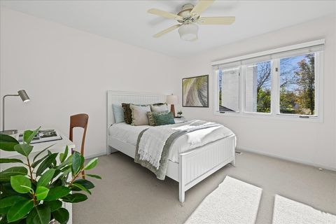 Tiny photo for 304 Surrey Lane, Lincolnshire, IL 60045 (MLS # 12532444)