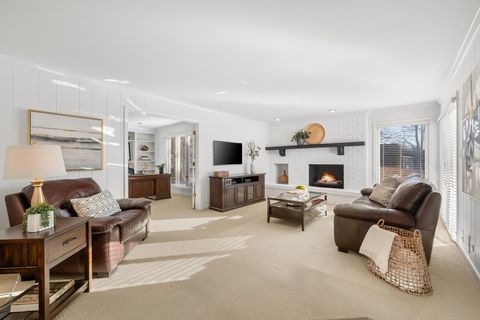 Tiny photo for 304 Surrey Lane, Lincolnshire, IL 60045 (MLS # 12532444)