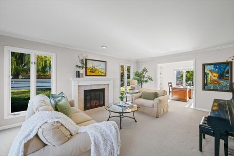 Tiny photo for 304 Surrey Lane, Lincolnshire, IL 60045 (MLS # 12532444)