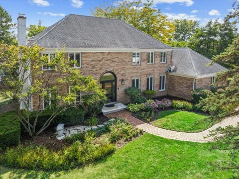 Tiny photo for 304 Surrey Lane, Lincolnshire, IL 60045 (MLS # 12532444)