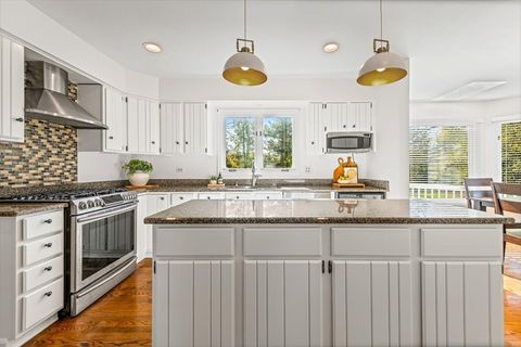 Tiny photo for 304 Surrey Lane, Lincolnshire, IL 60045 (MLS # 12532444)