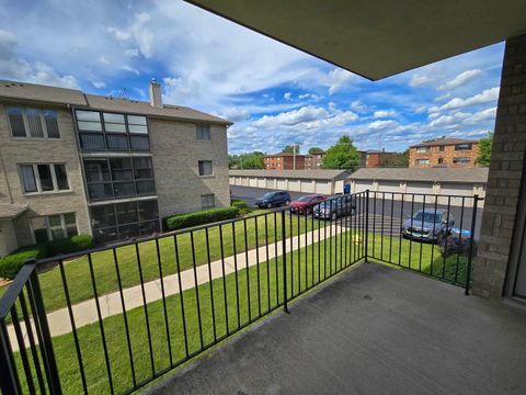 Tiny photo for 13950 Lavergne Avenue #908, Crestwood, IL 60418 (MLS # 12678920)